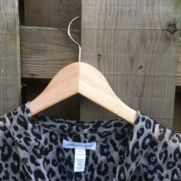 Ambiance Apparel top - Picture 3 of 5